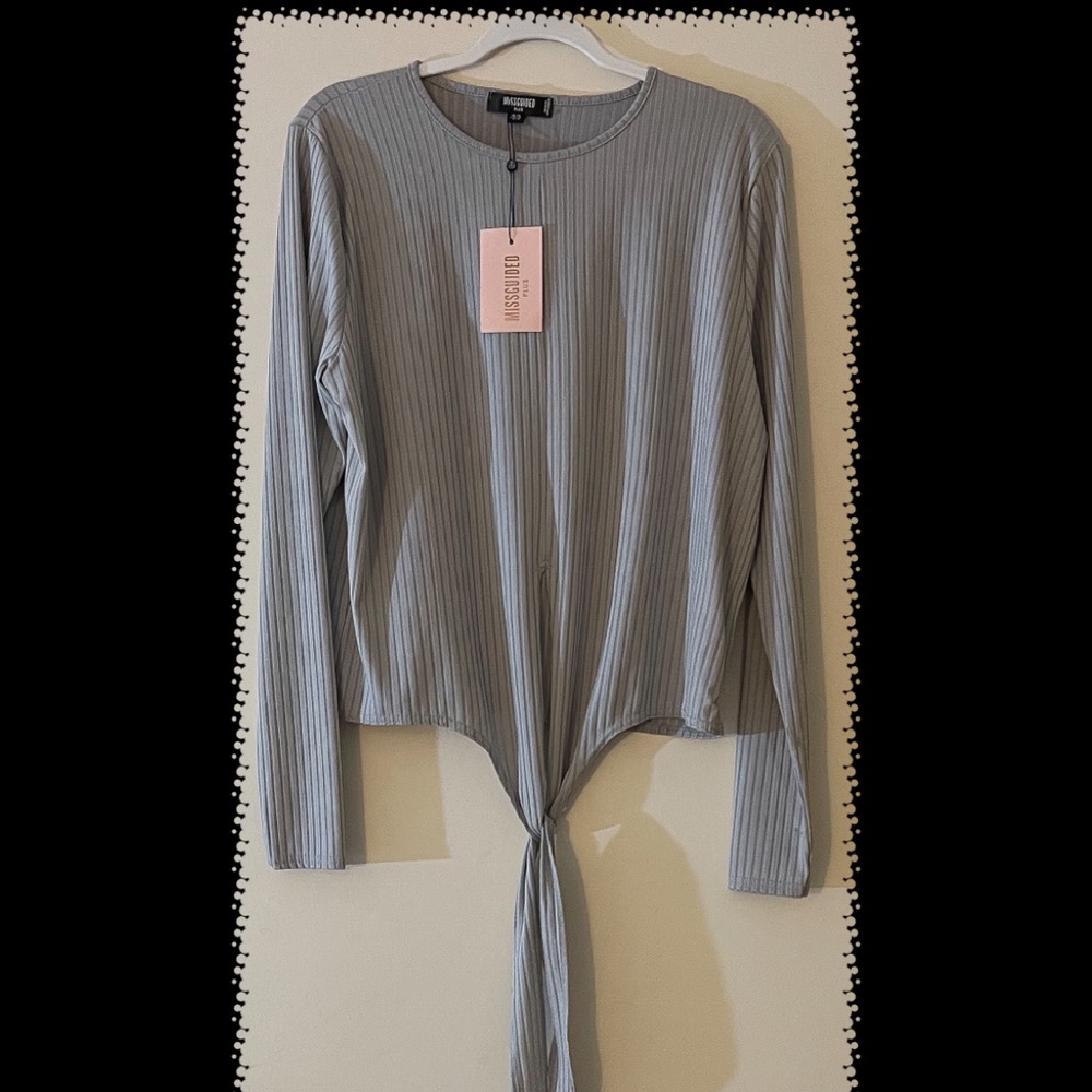 BNWT*Plus Size 16 Gray Ribbed Tie Front At Bottom
